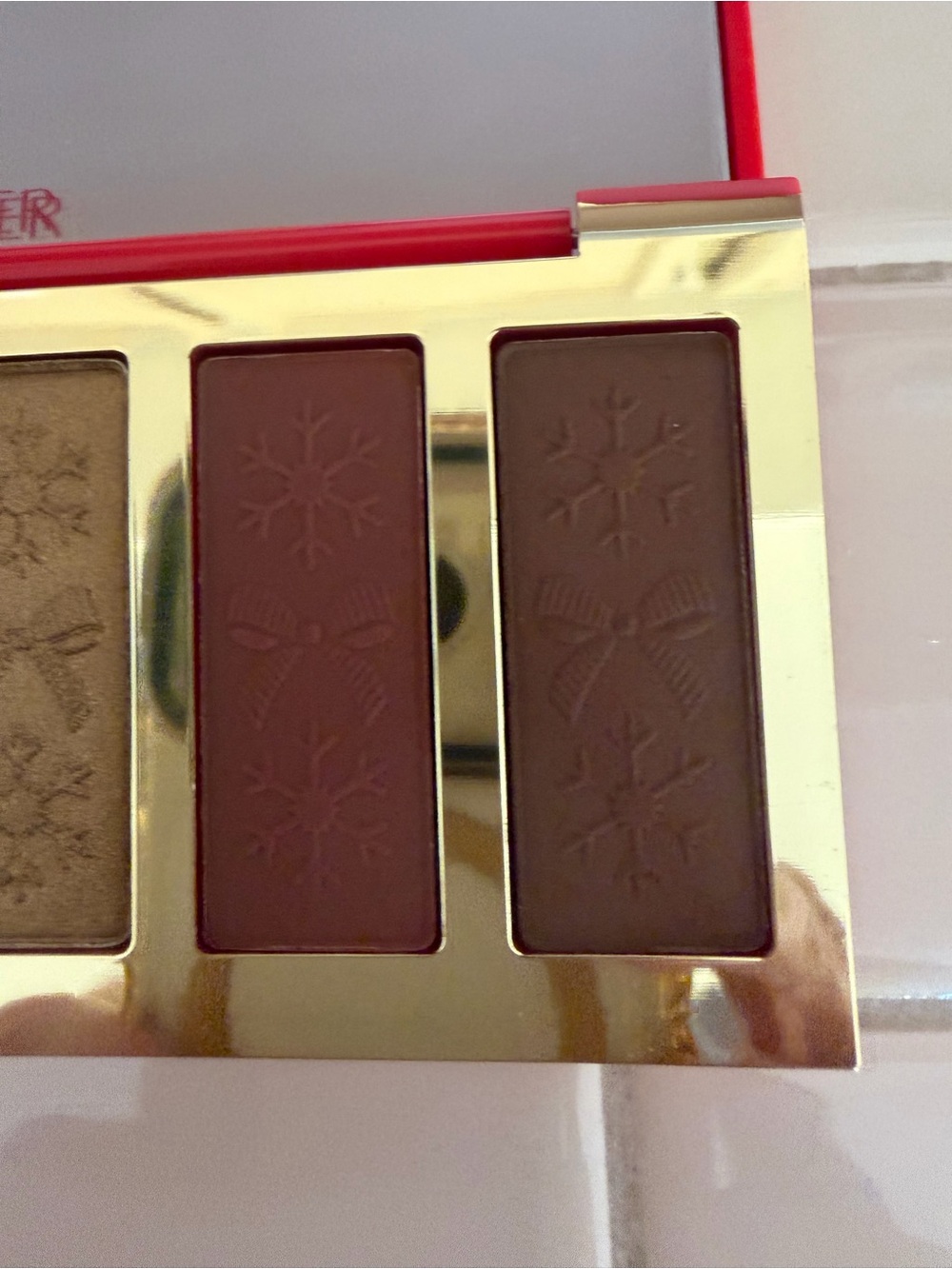 Estée Lauder Eyeshadow Palette — Cream, Gold, Brown … shades - Picture 4 of 7